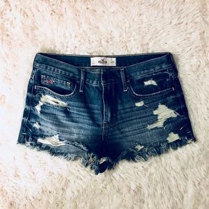 Hollister Size 7 medium wash jeans shorts